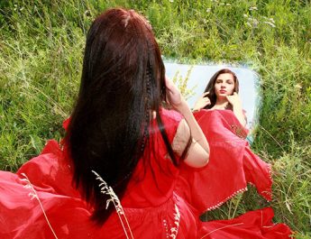 Girl’s Best Friend, Mirror
